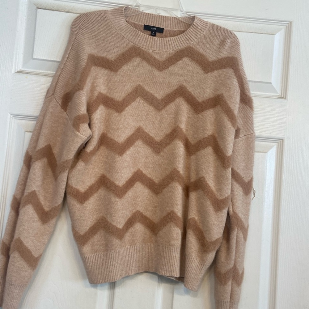 Fate sweater from the Mint Julep online boutique. www.shopthemint.com